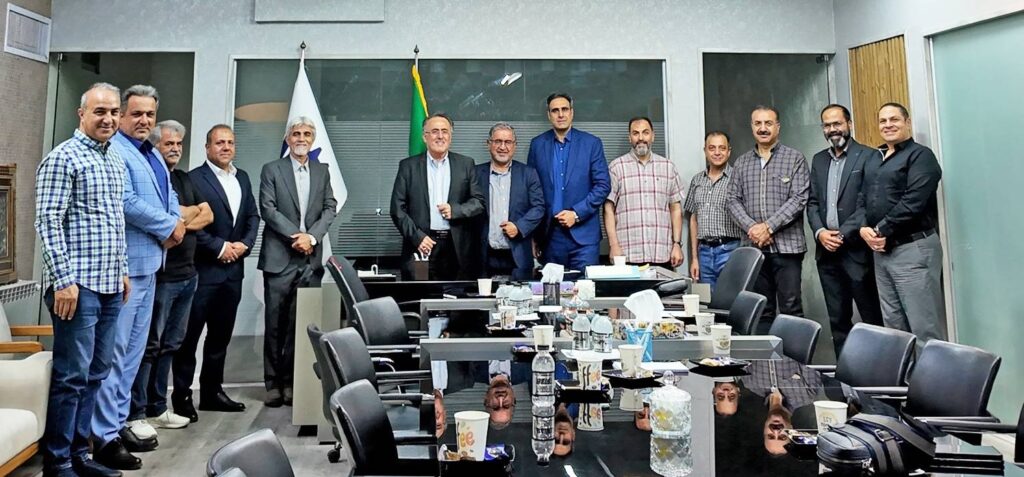دومین نشست تخصصی انجمن با تولیدکنندگان طلا و جواهر